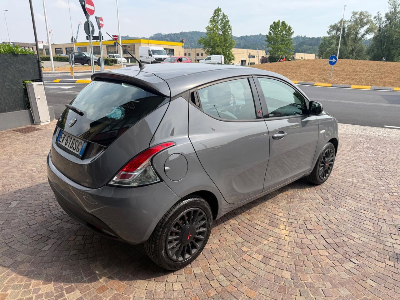 Lancia Ypsilon 1.2 69 CV 5 porte Elefantino
