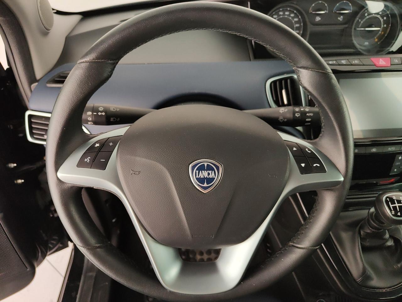 Lancia Ypsilon 1.0 FireFly 5 porte S&S Hybrid Platino
