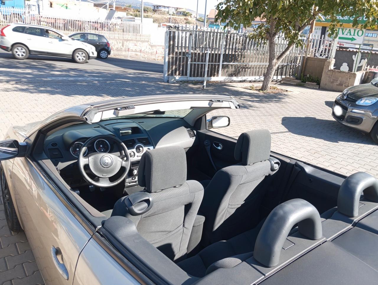 Renault Megane Mégane C-C 1.9 dCi Confort Dynamique