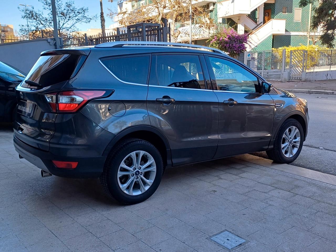 Ford Kuga 1.5 TDCI 120 CV S&S 2WD Titanium