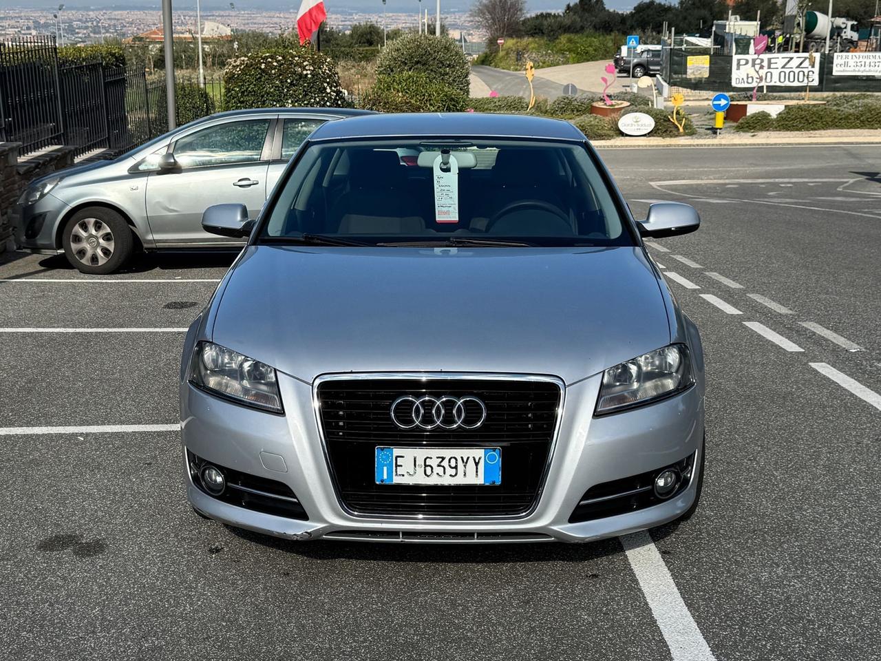 Audi A3 Attraction SPB 1.6 105cv tdi