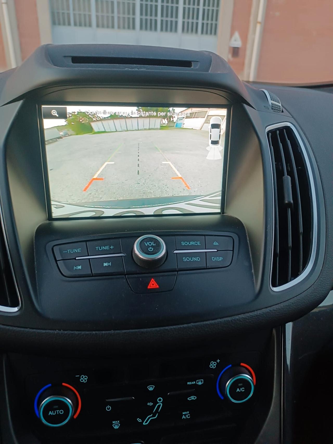 Ford C-Max Titanium 2016---1.0 Benzina