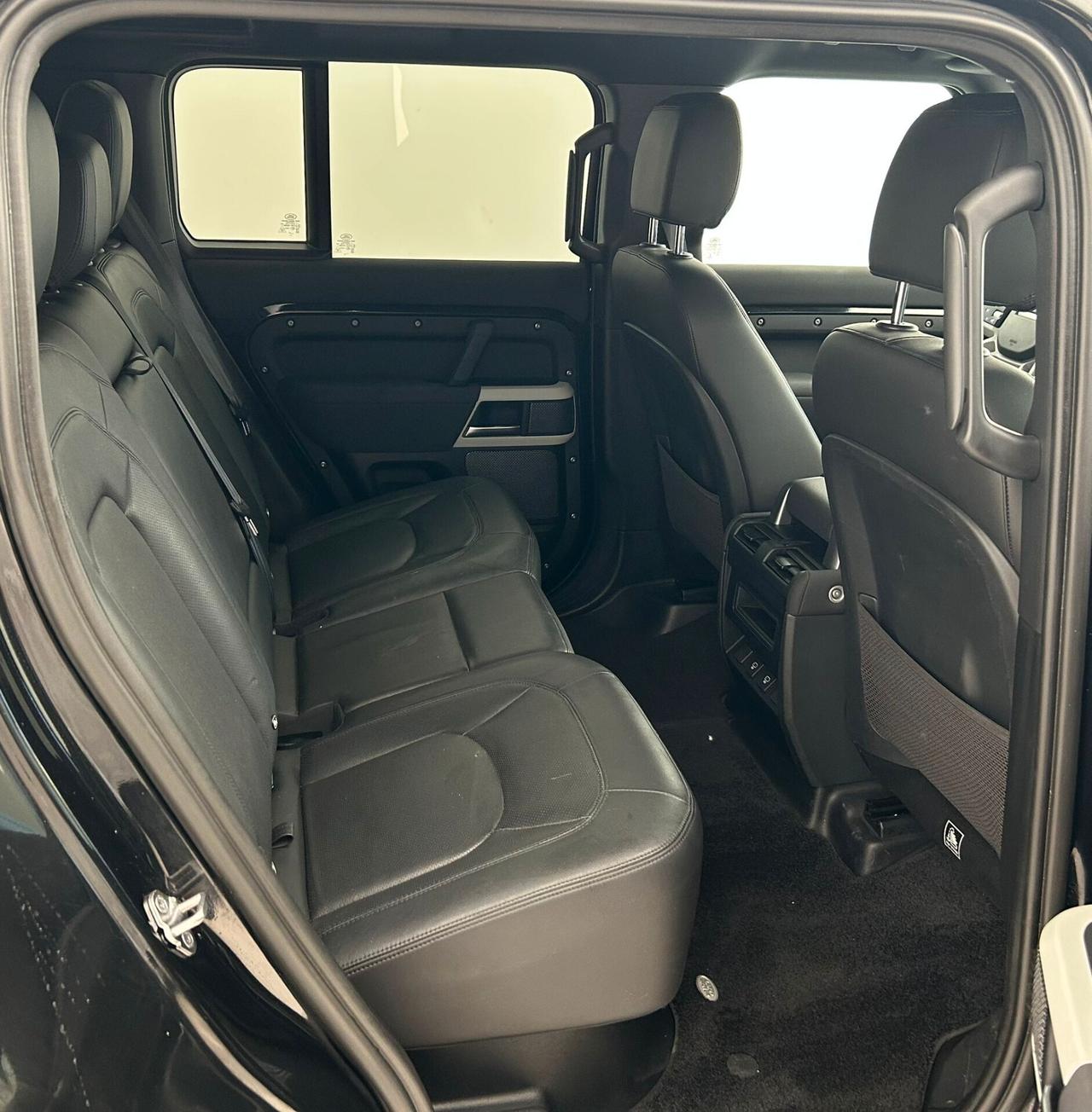 Land Rover Defender 110 3.0D I6 200 CV AWD Auto SE