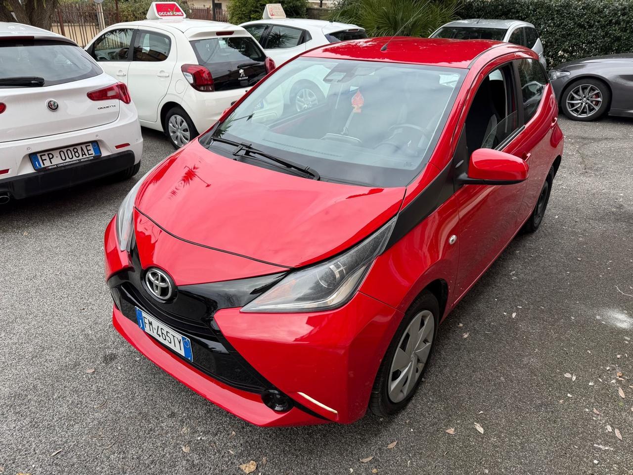 Toyota Aygo 1.0 VVT-i 69 CV 5 porte x-play