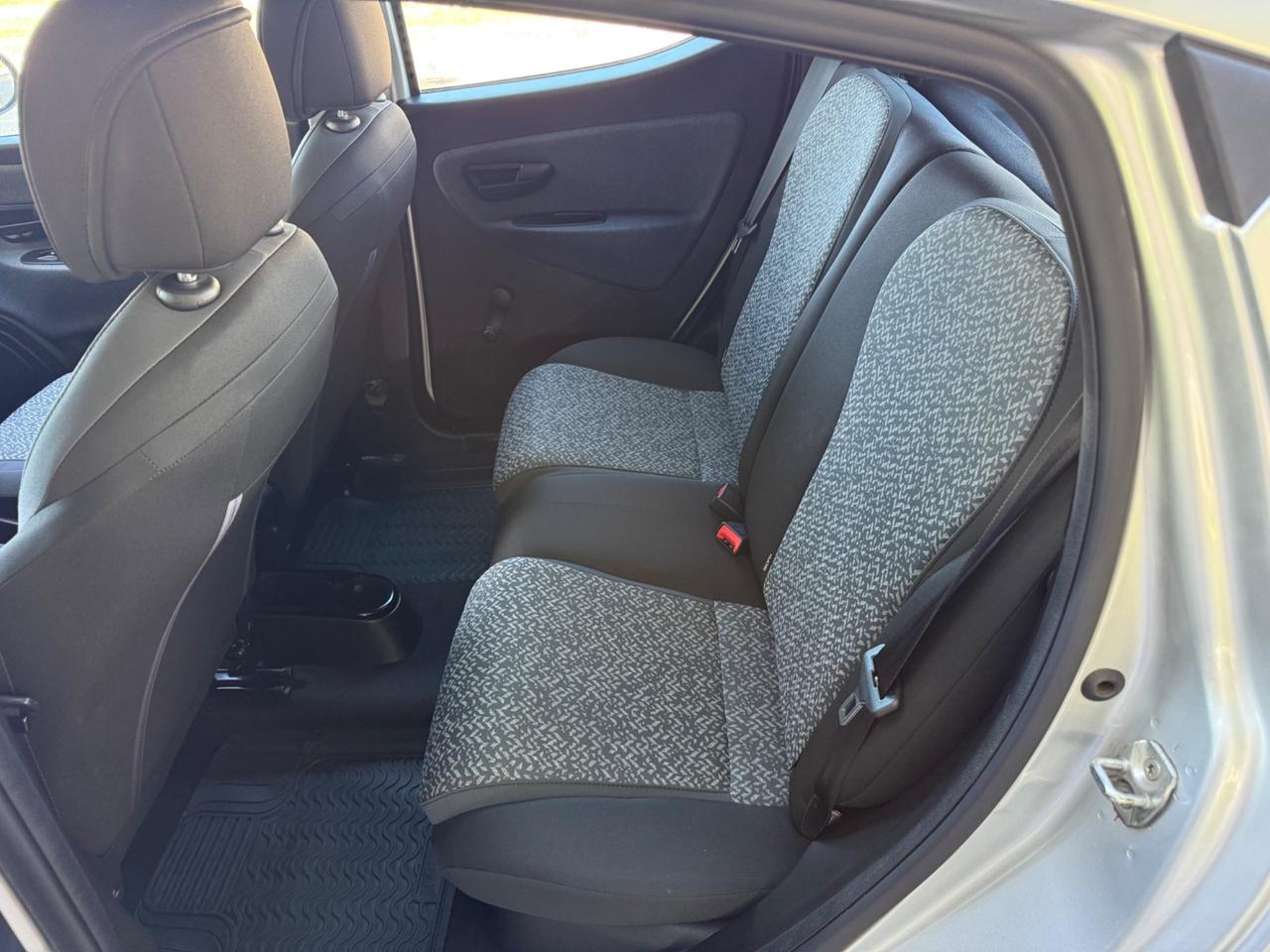 Lancia Ypsilon 1.2 69 CV 5 porte S&S Platinum