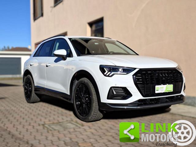 AUDI Q3 35 TDI S tronic Identity Black Business Advantage