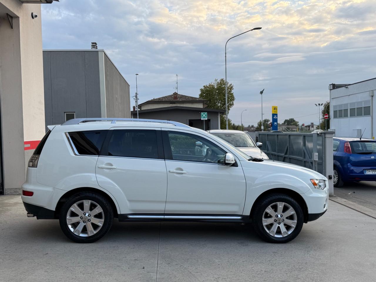 Mitsubishi Outlander 2.2 DI-D Instyle DPF 7 p.ti