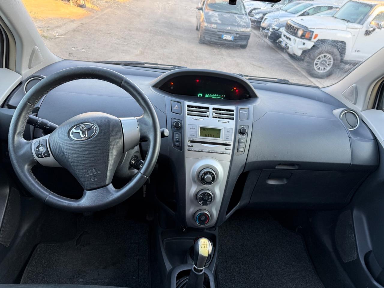 Toyota Yaris 1.0 5 porte Neo patentati