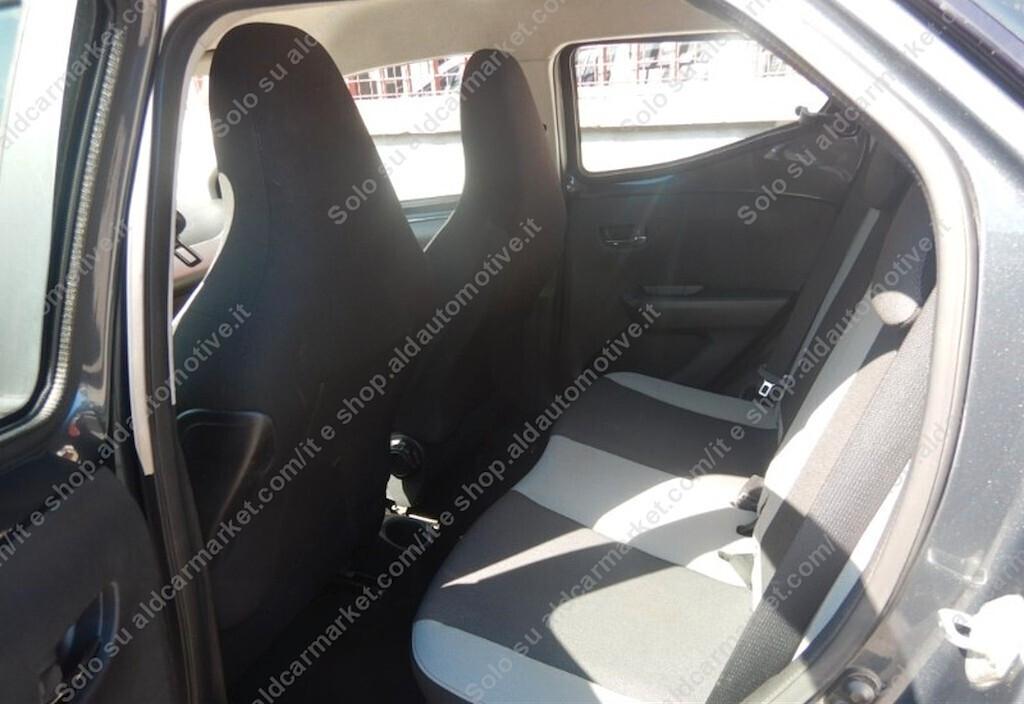 Toyota Aygo 1.0 VVT-i 69 CV 5 porte x-play TSS