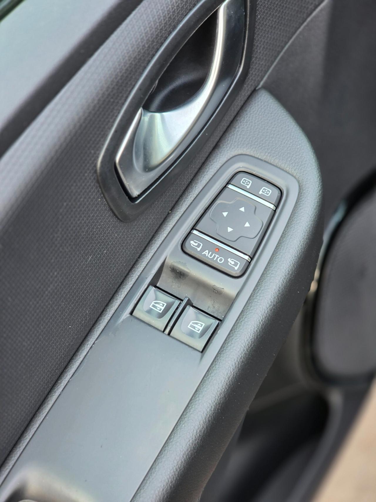 Renault Clio Sporter dCi 8V 90 CV Moschino Life
