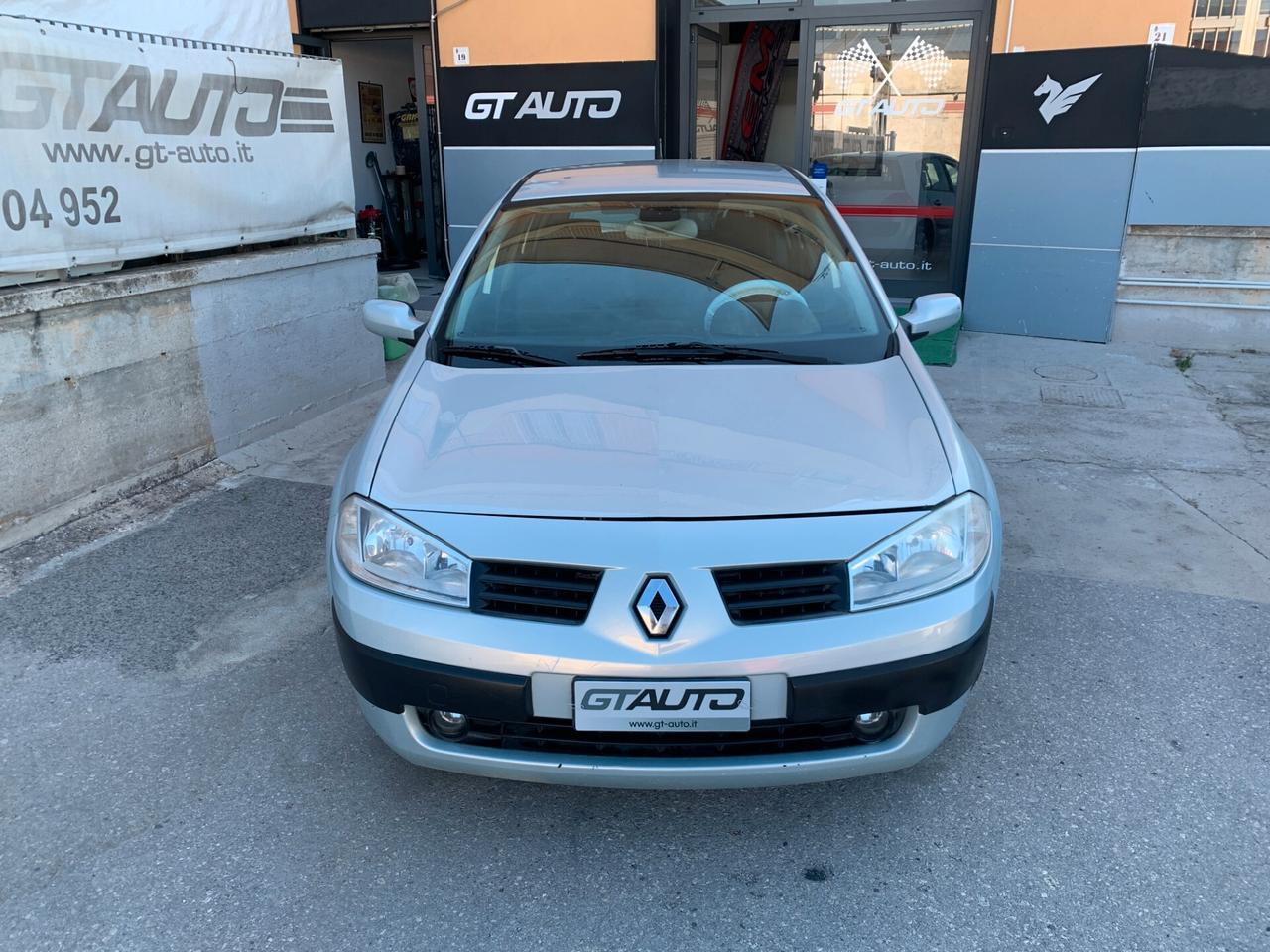 Renault Megane 1.9 dCi 5P 89.000Km