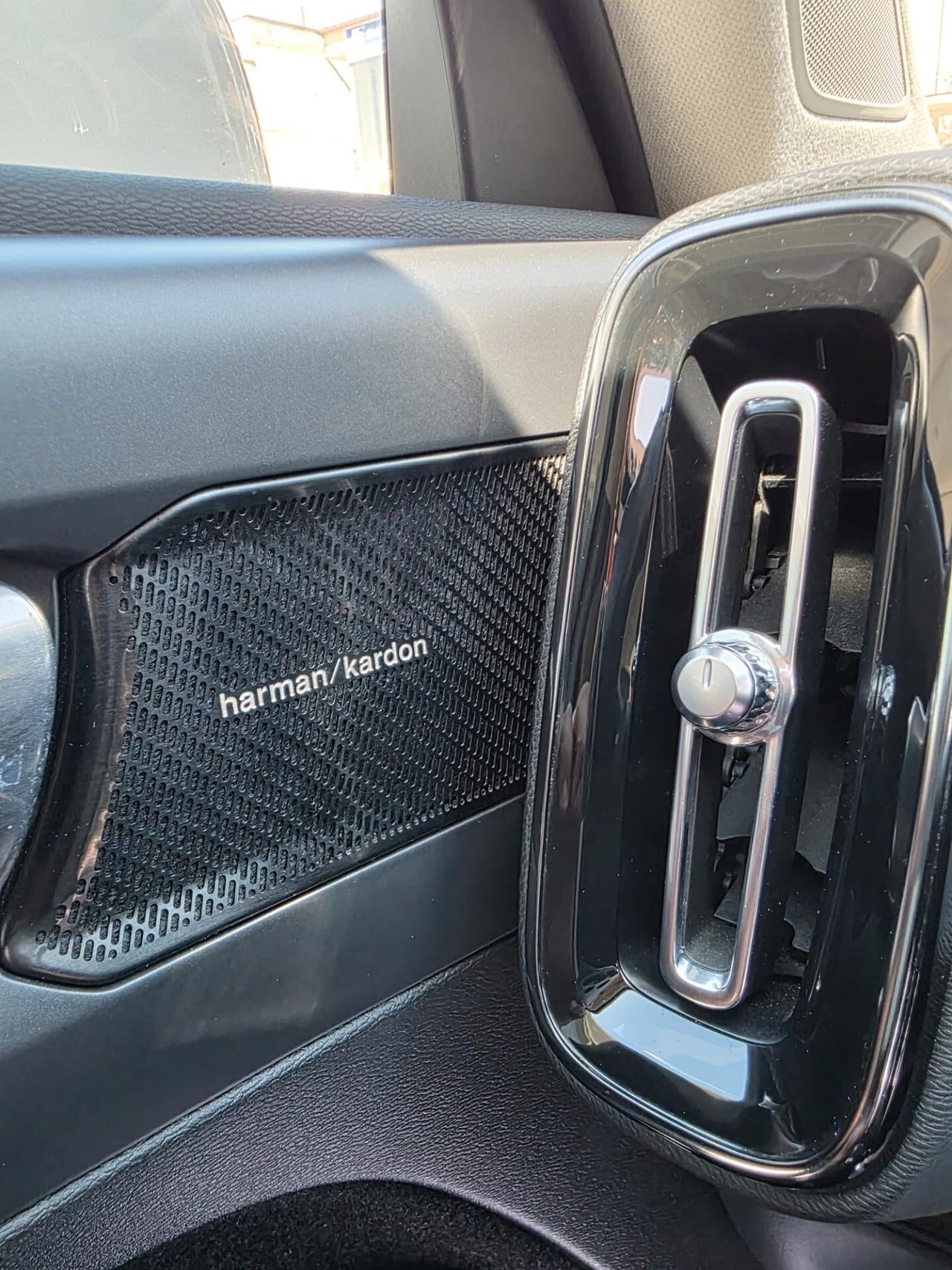 Volvo XC40 D3 R-design Tettuccio apr. HARMAN kardon