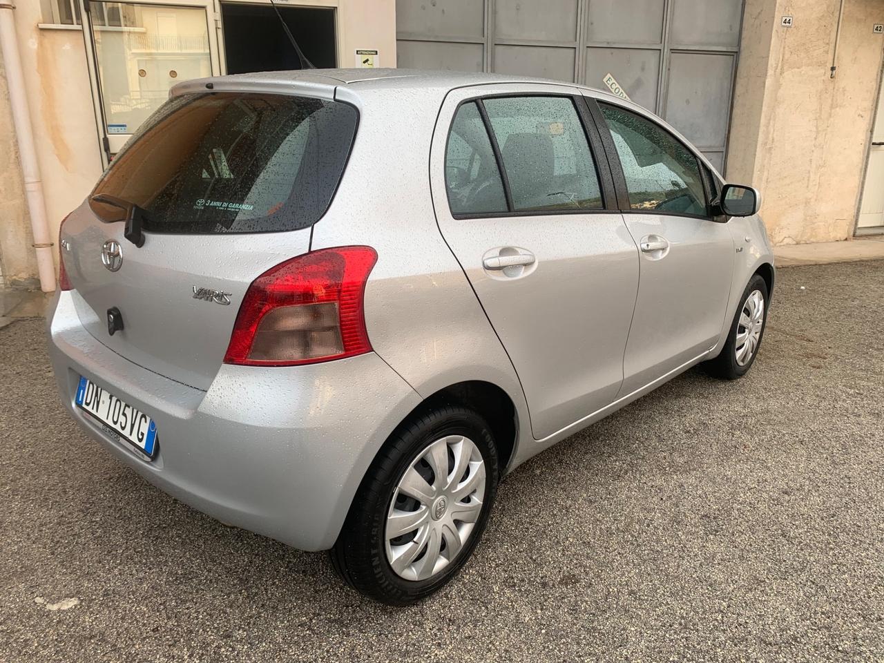 Toyota Yaris Confort
