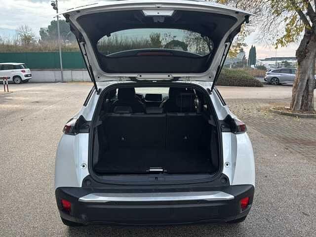 Peugeot 2008 motore elettrico 136 CV Allure