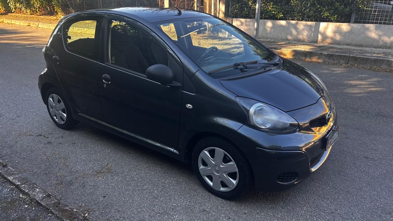 Toyota Aygo 1.0 12V VVT-i 5 porte Now