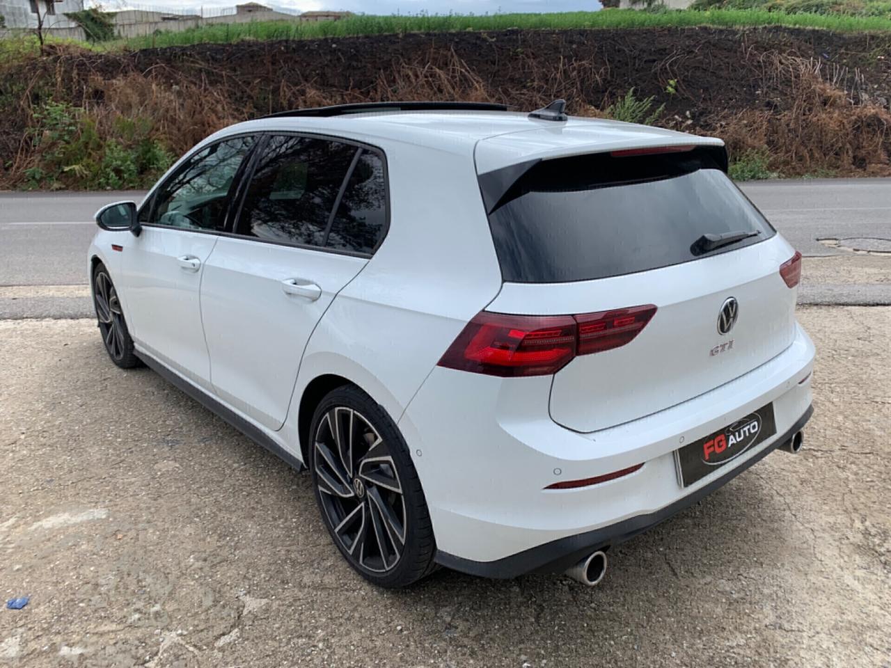 Volkswagen Golf 2.0 TSI GTI DSG