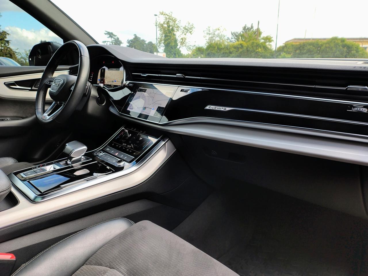 Audi Q8 55 TFSI e quattro tiptronic Sport