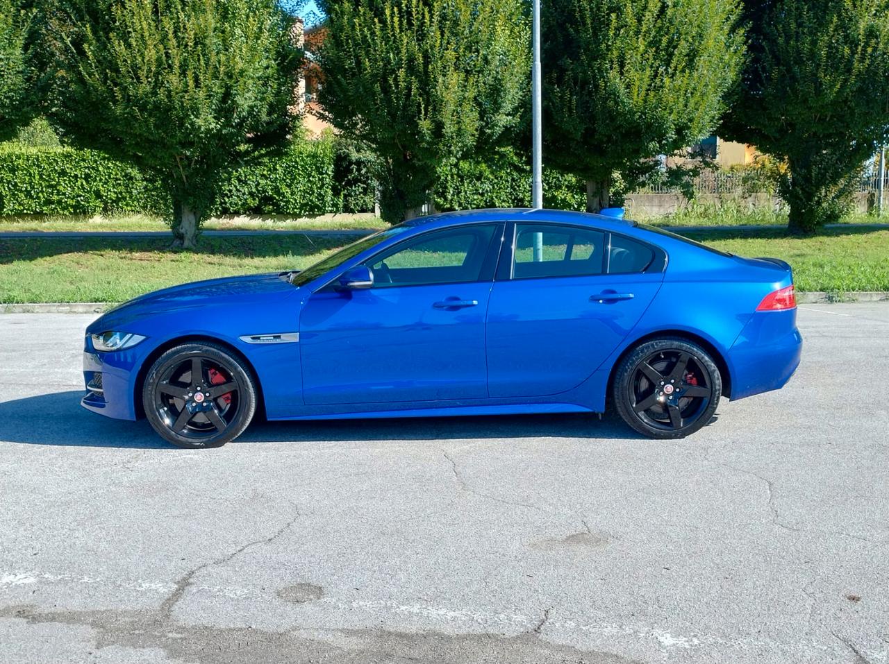 Jaguar XE 2.0d AWD 240cv aut. R-SPORT