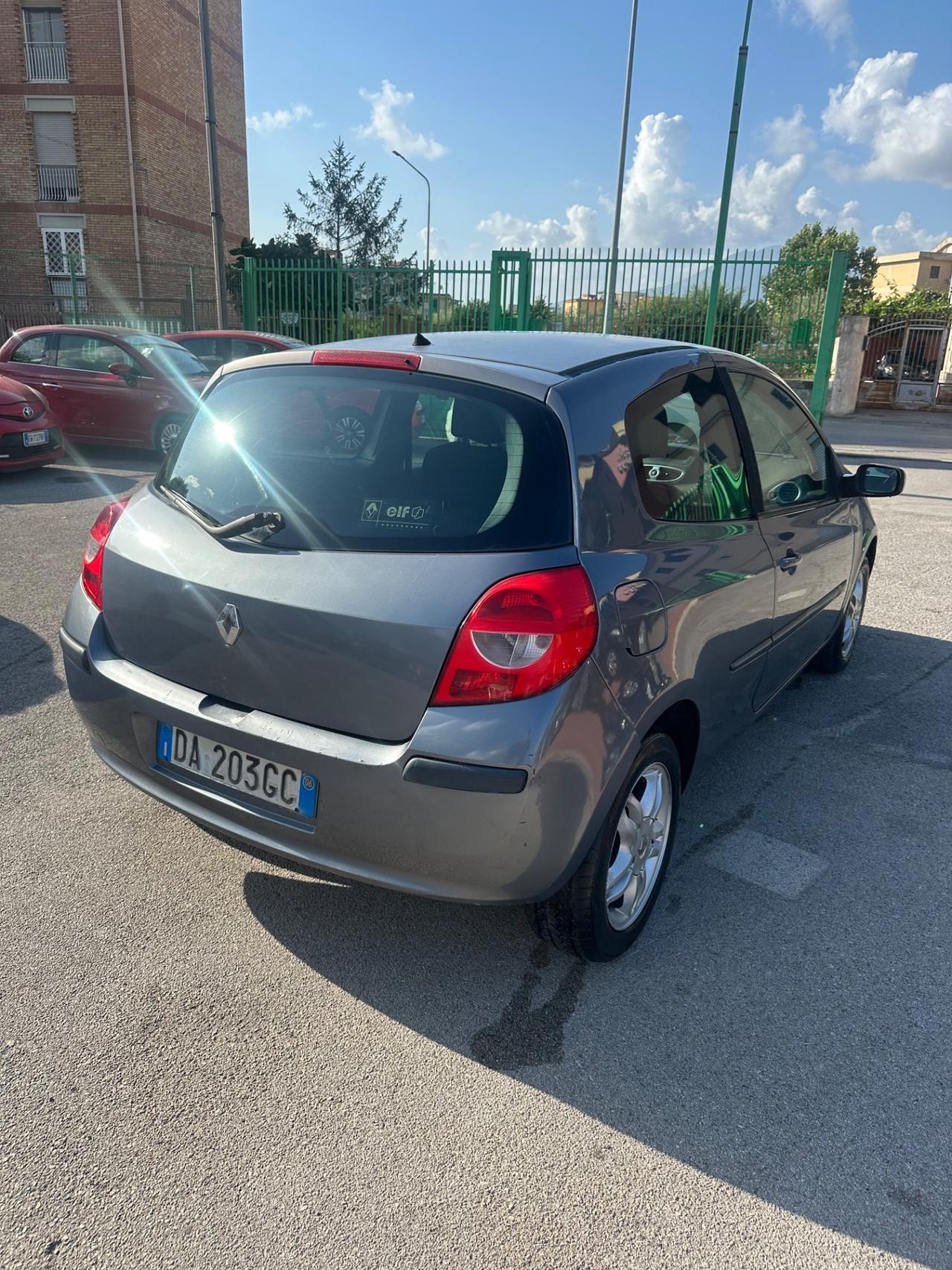 Renault Clio 1.2 16V 3 porte Luxe