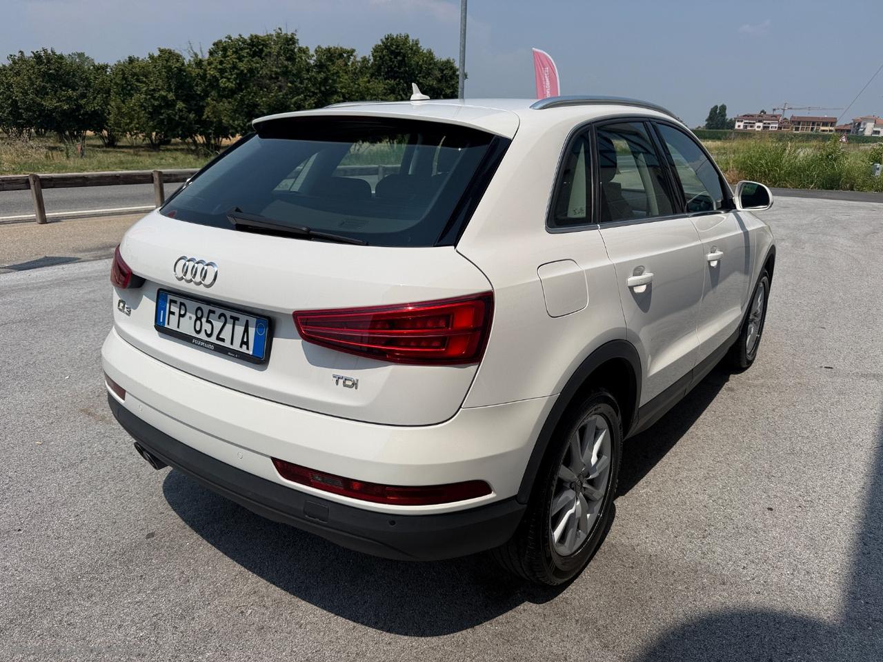 AUDI Q3 2.0 TDI 120CV FARI LED IVA ESPOSTA