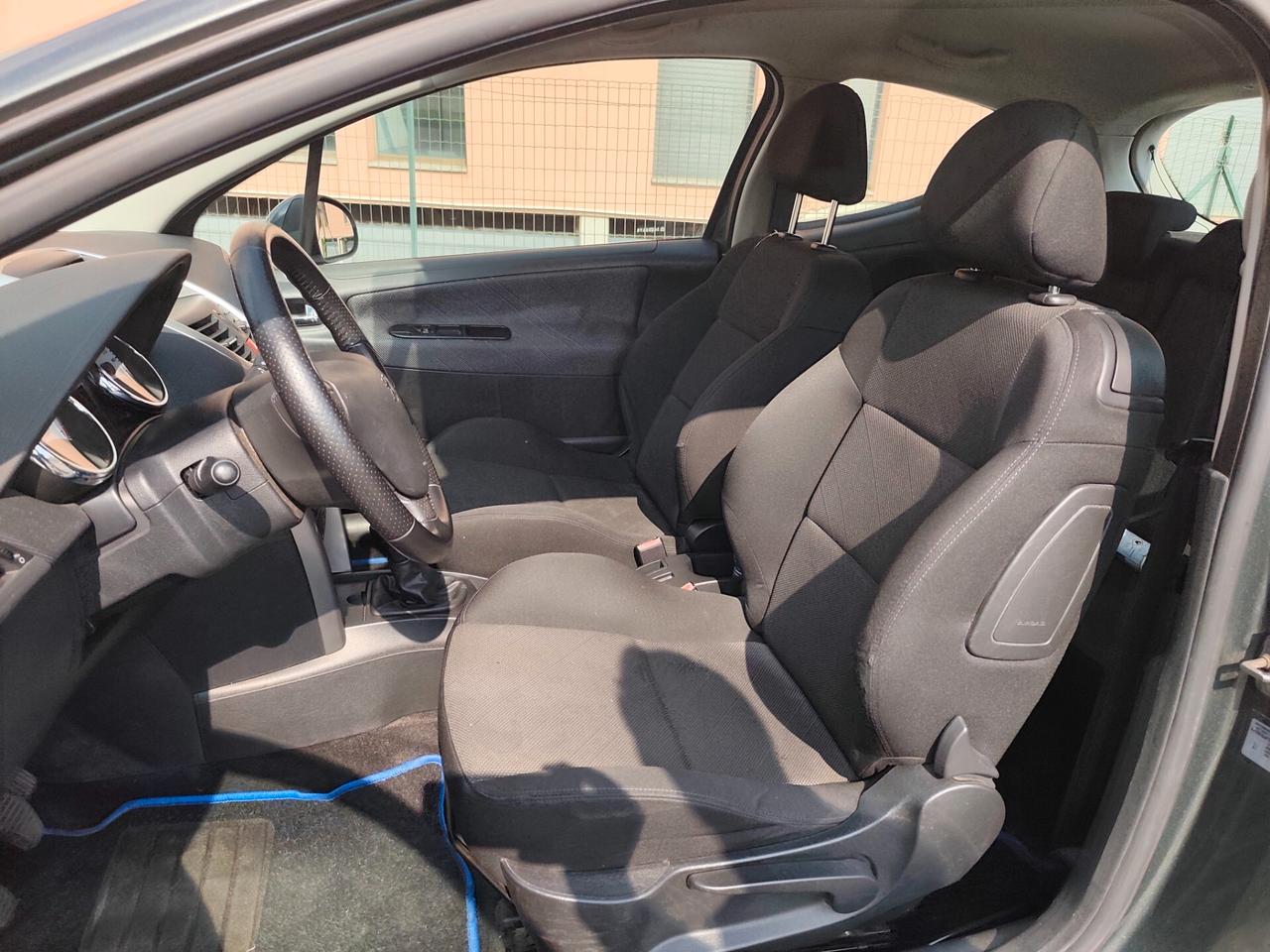 Peugeot 207 1.4 VTi benz euro 4