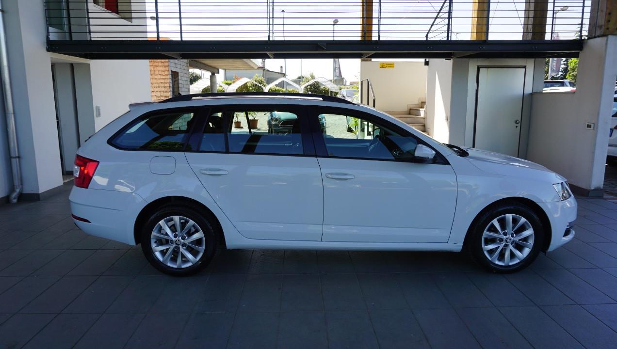 Skoda Octavia Wagon 1.6 tdi Style 115cv dsg