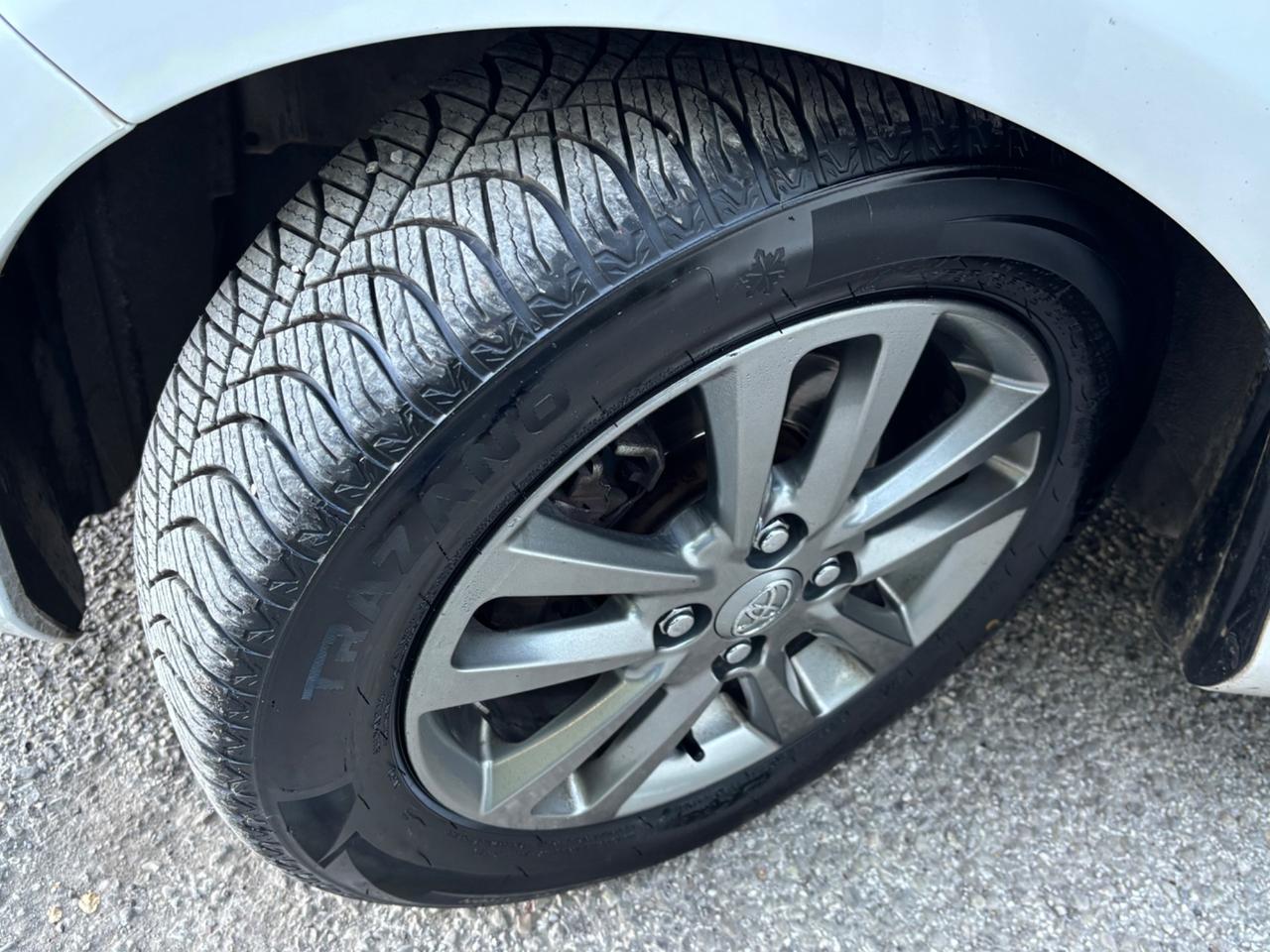 Toyota Yaris 1.4 D-4D 5 porte Lounge OK NEOPATENTATI