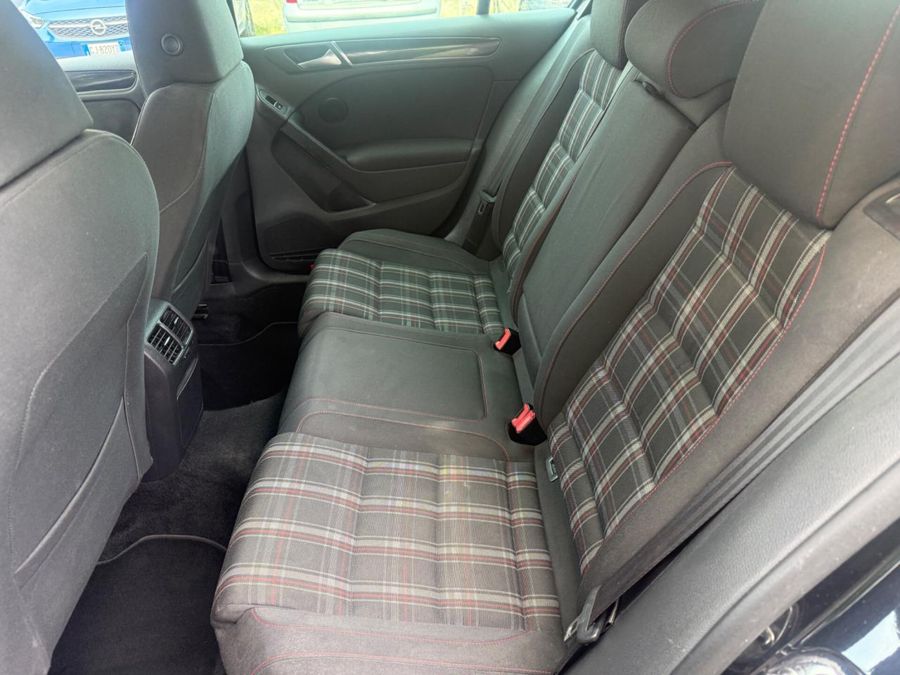 Volkswagen Golf 2.0 TSI DSG 3p. GTI