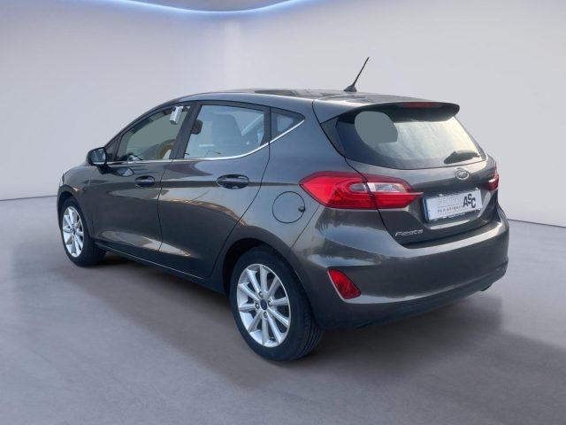 FORD Fiesta 1.1 BENZ 85 CV 5 porte Titanium OK NEOPATENTATI