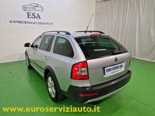 SKODA Octavia 1.8 TFSI 4x4 Wagon Scout