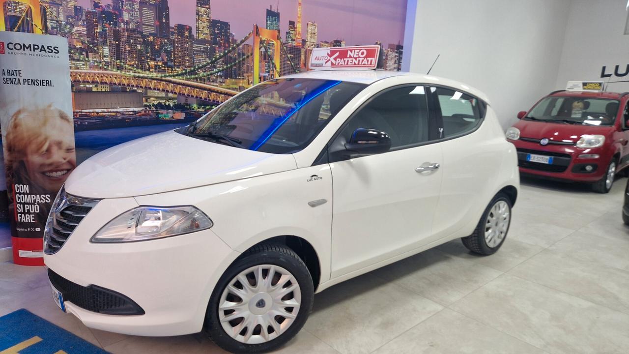 Lancia Ypsilon 1.2 69 CV 5 porte S&S Gold