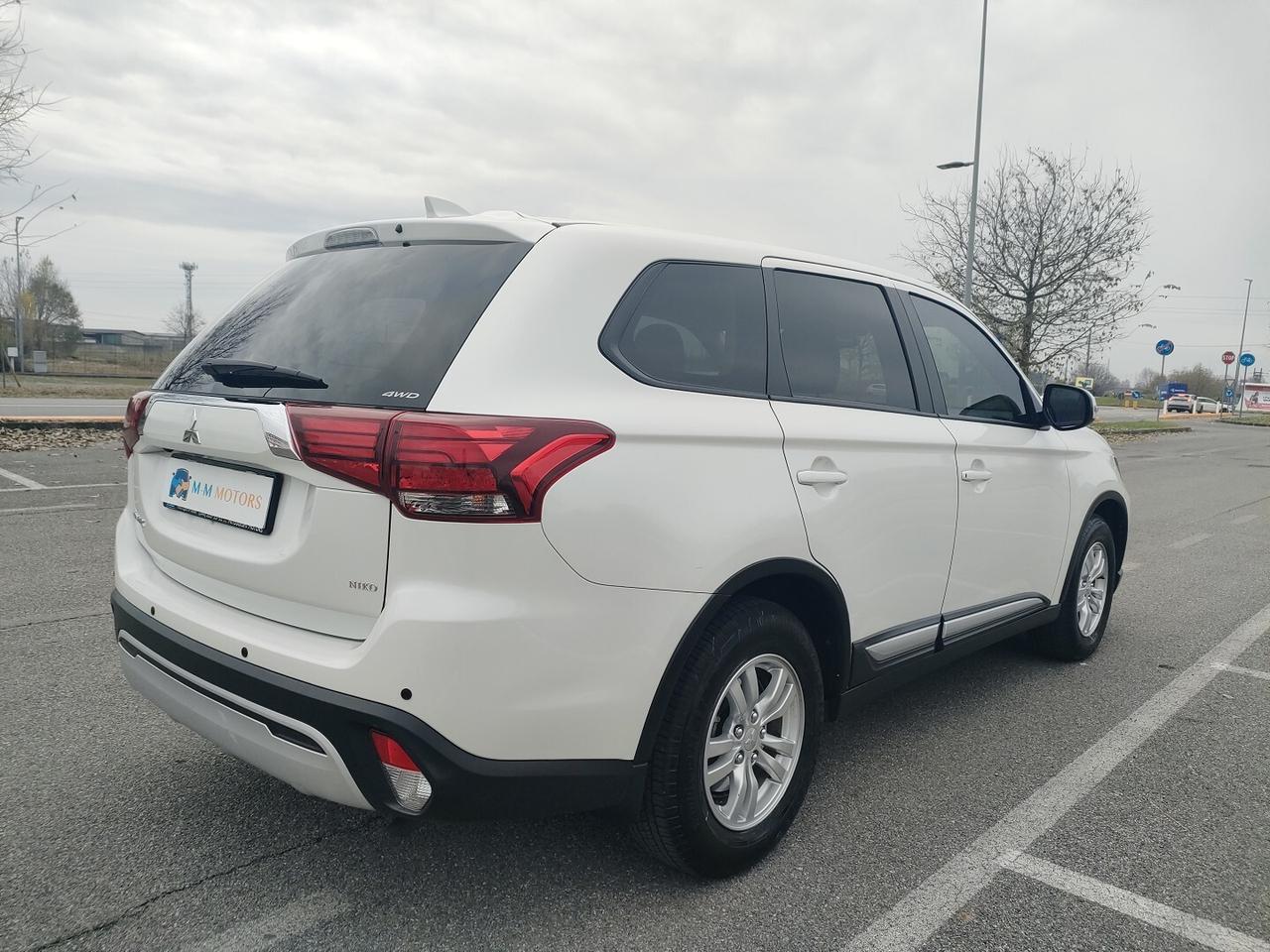 MITSUBISHI Outlander 2.0 CVT Intense 4w