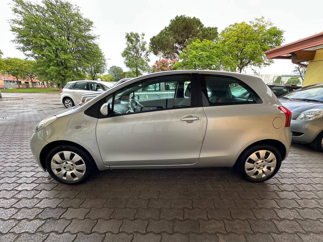 Toyota Yaris 1.3 5 porte Automatico