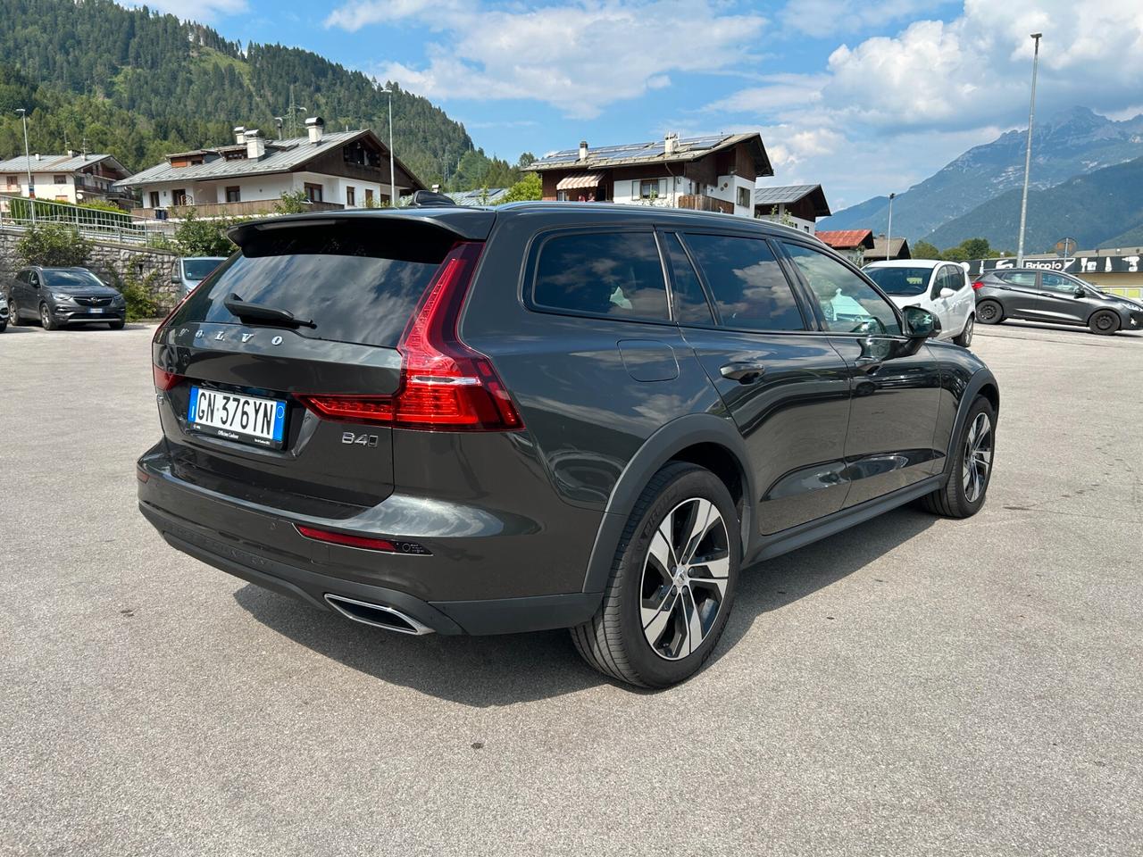 Volvo V60 Cross Country V60 Cross Country B4 (d) AWD automatico Ultimate