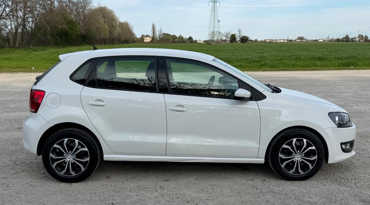 VOLKSWAGEN POLO 1.2 BENZINA 5 PORTE NEOPATENTATi