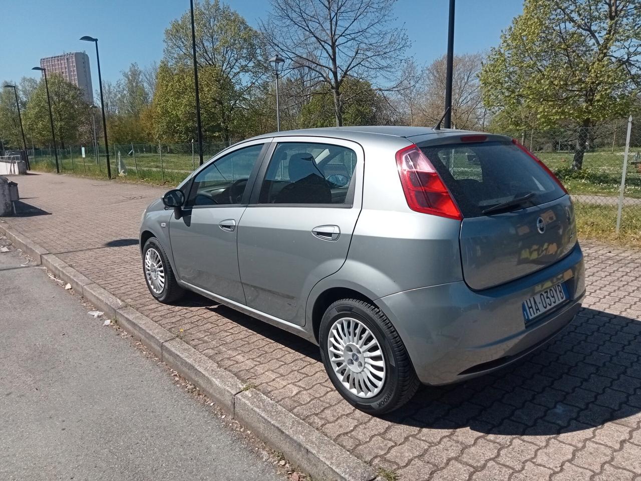 Fiat Grande Punto 1.4 5 porte Dynamic - OK Neopatentati