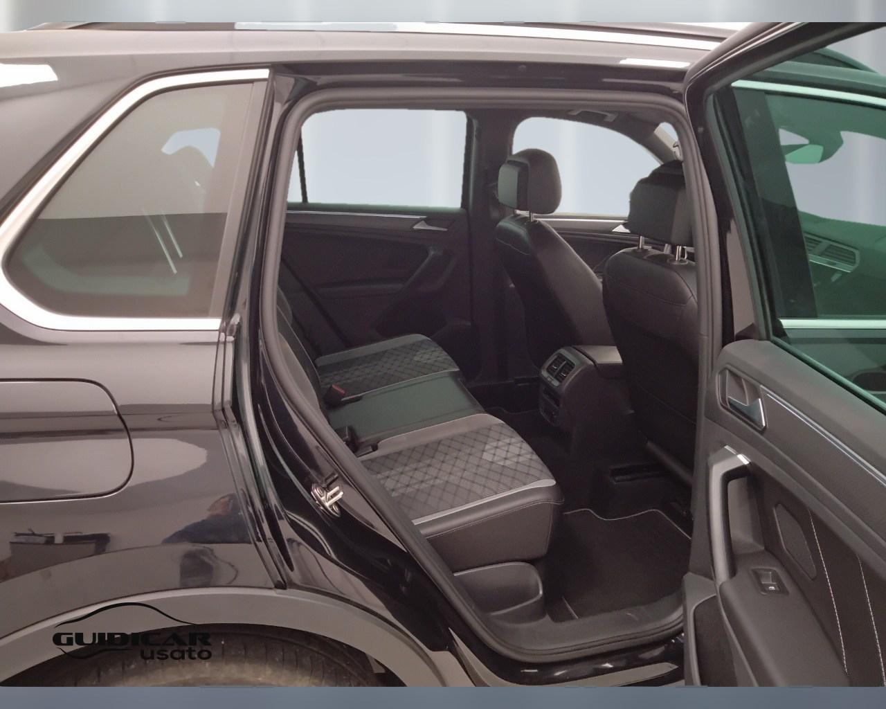 VOLKSWAGEN Tiguan II 2021 - Tiguan 2.0 tdi R-Line 150cv dsg