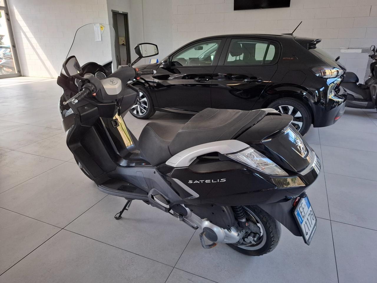 PRUGEOT SATELIS 300
