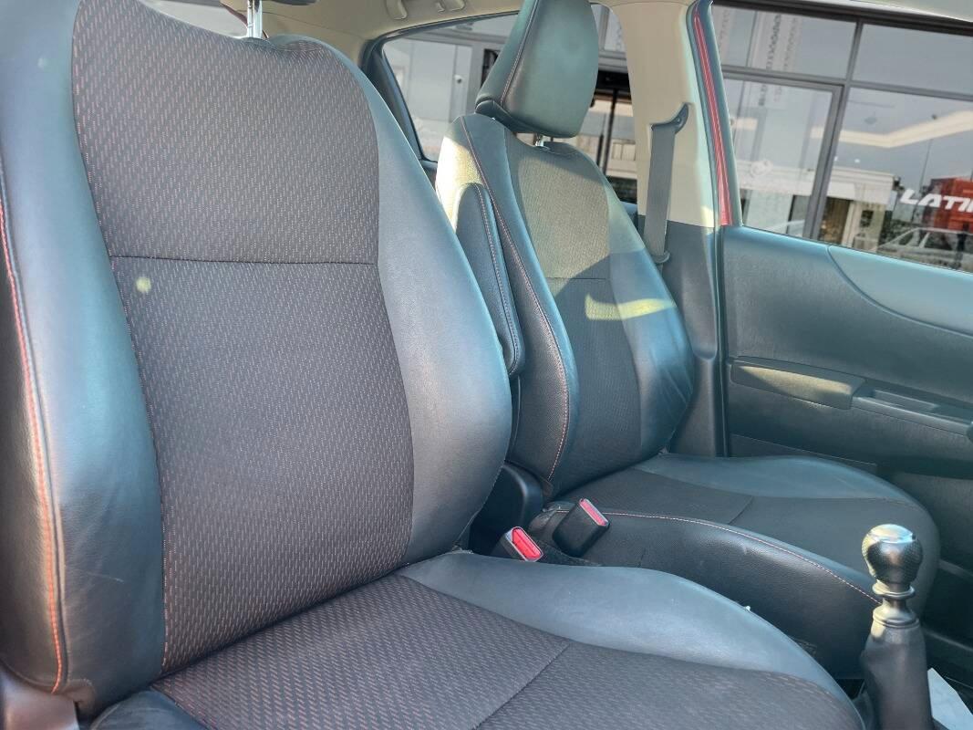 Toyota Yaris 1.4 d-4d 5p con TETTO PANORAMICO E NAVI