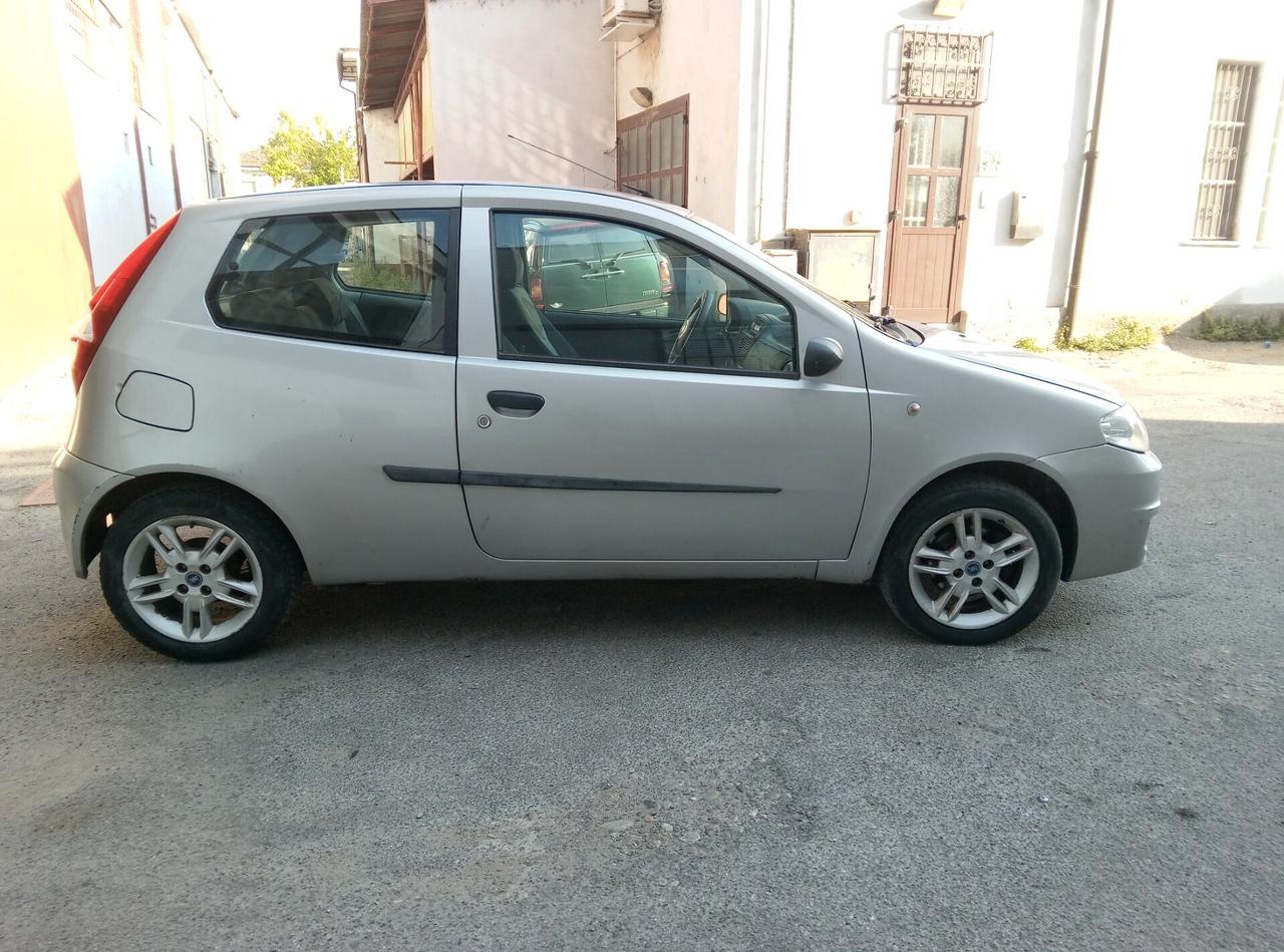 Fiat Punto 1.2 16V 3 porte Emotion