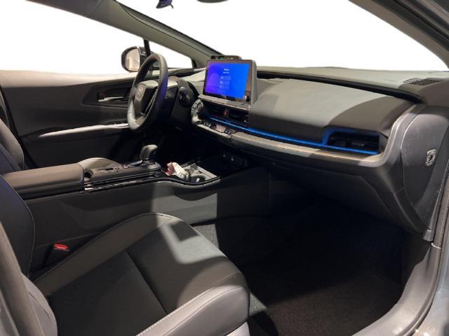 TOYOTA Prius 2.0 Plug-in Hybrid Lounge +