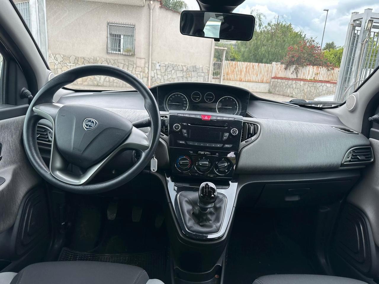 Lancia Ypsilon 1.2 69 CV 5 porte GPL Ecochic Silver-2014