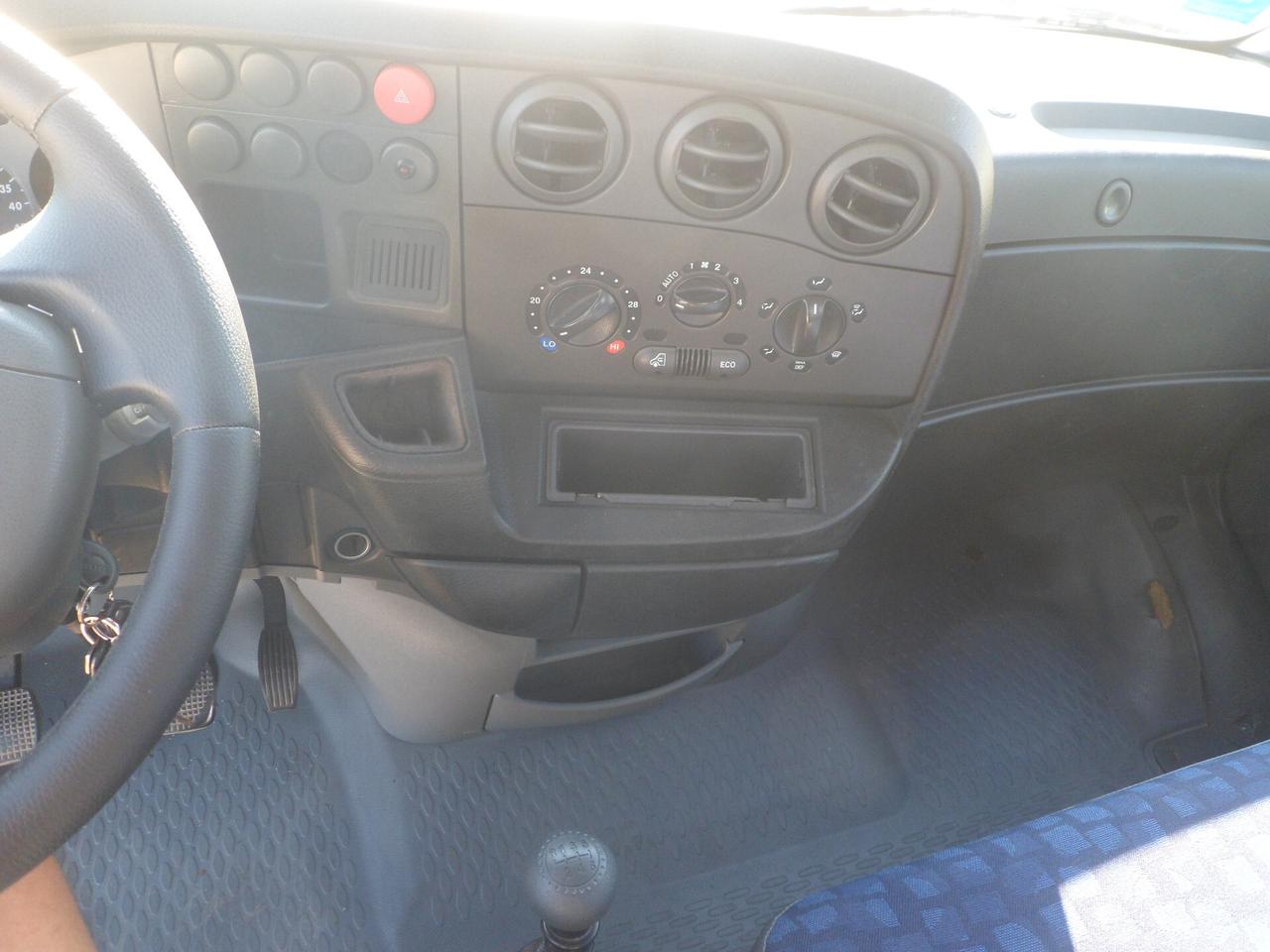 Iveco Daily 35c13 cassone fisso con gru