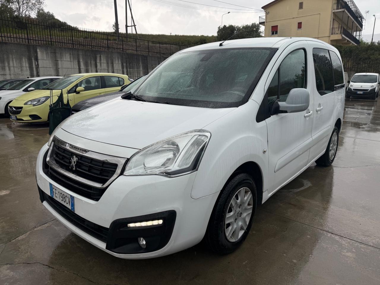 Peugeot Partner Tepee BlueHDi 100 / 5porti