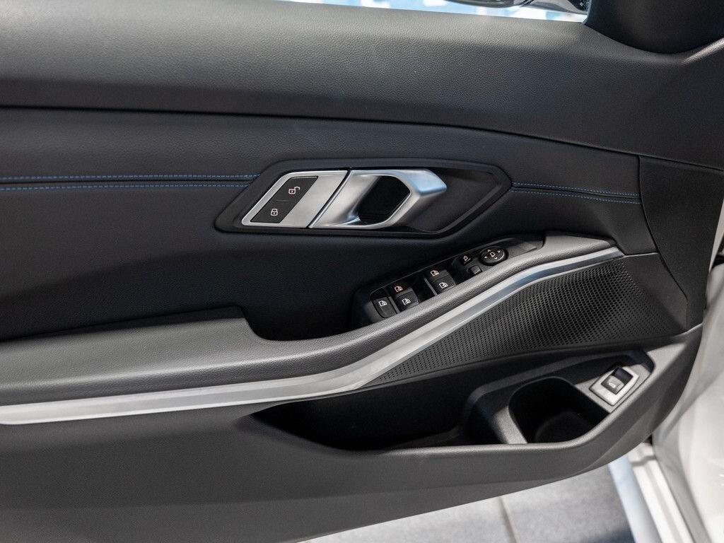 BMW 320d Touring Pacchetto M-Sport SHZ NAVI LED