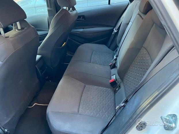 Toyota Corolla Touring Sports 1.8 Hybrid Business