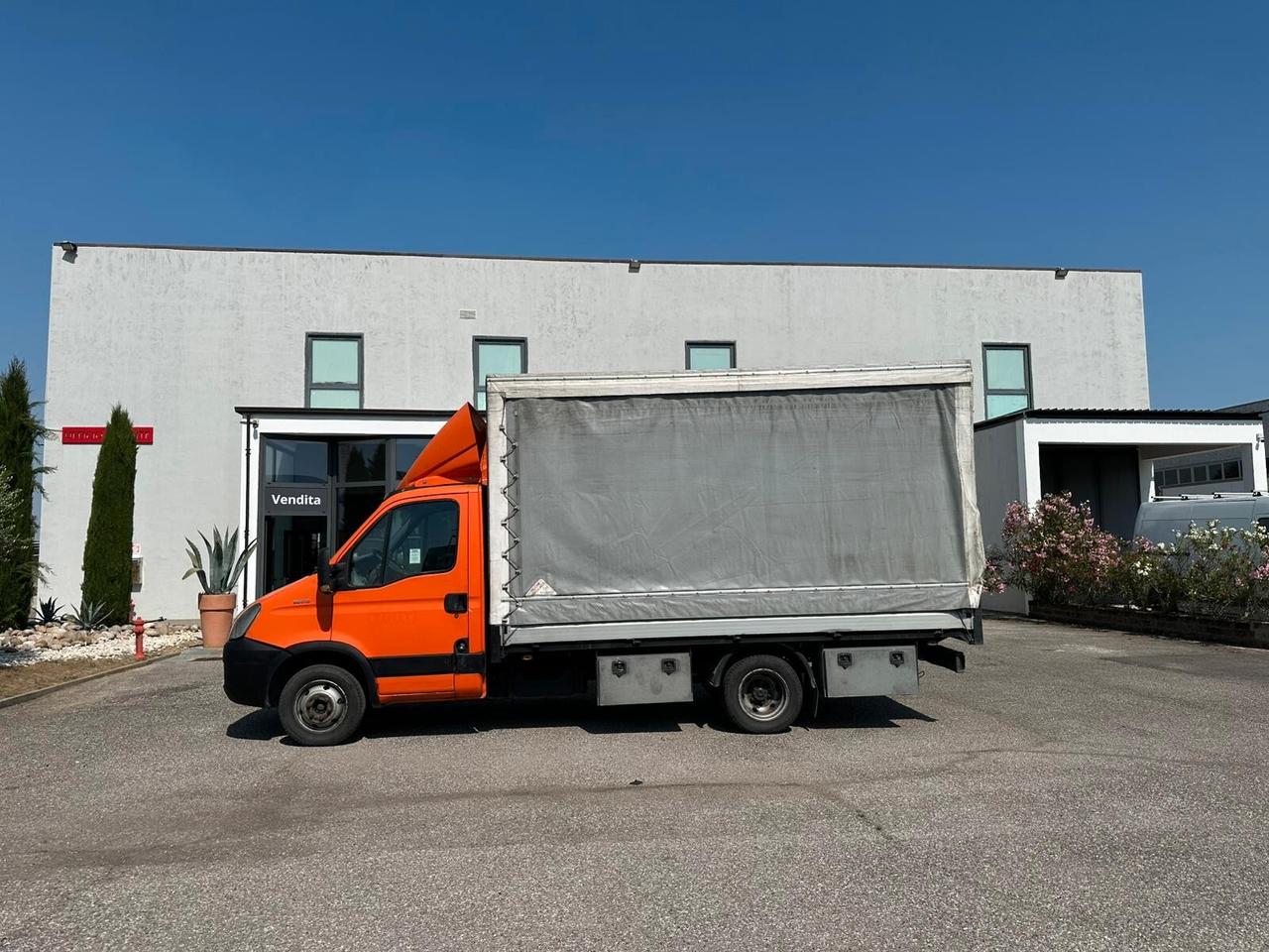 Iveco Daily 35S10 2.3 HPI PC Cabinato