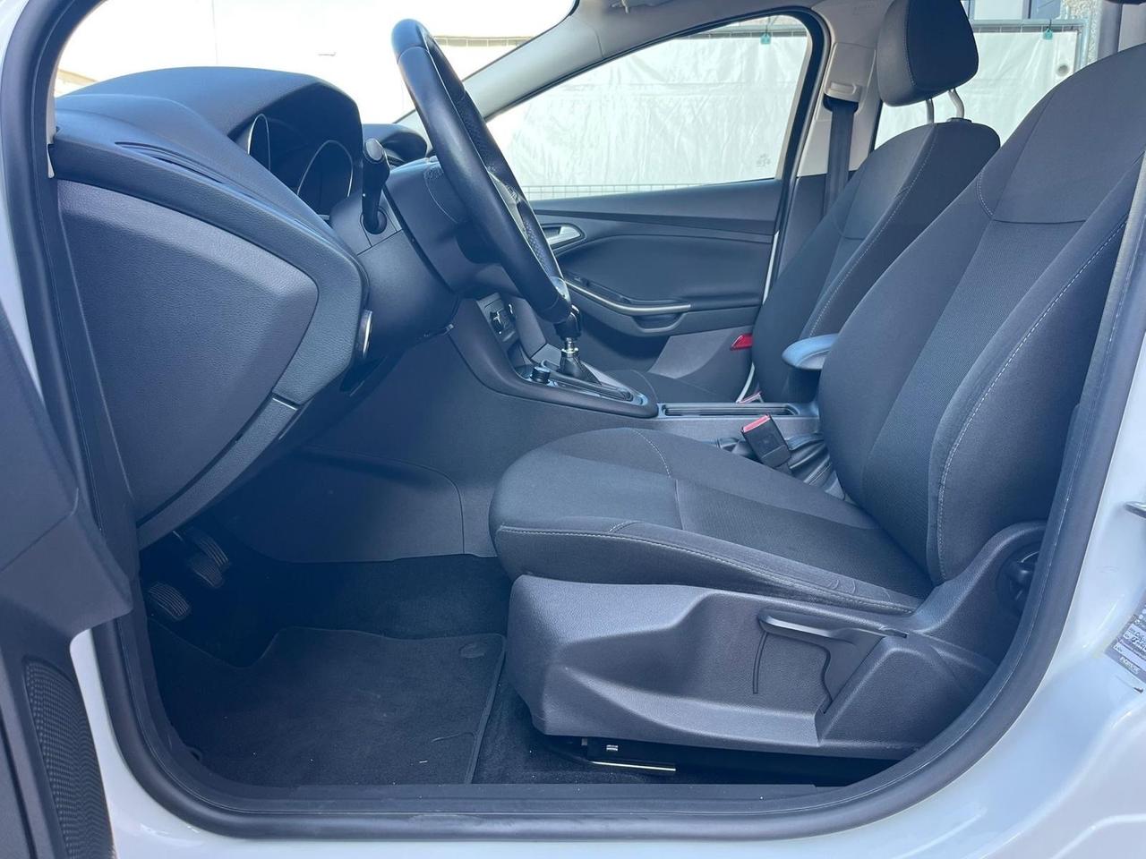 Ford focus 1.5 120 cv N1 autocarro con posti ivata