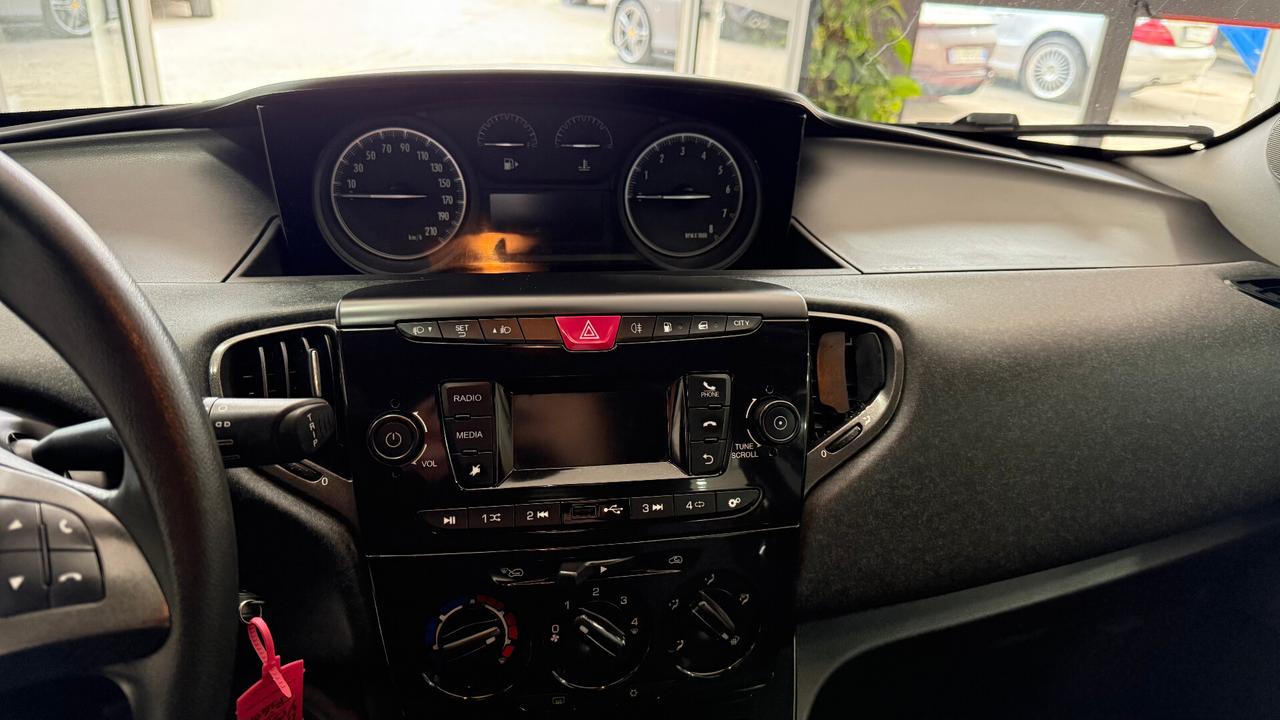 Lancia Ypsilon 1.2 69 CV 5 porte GPL