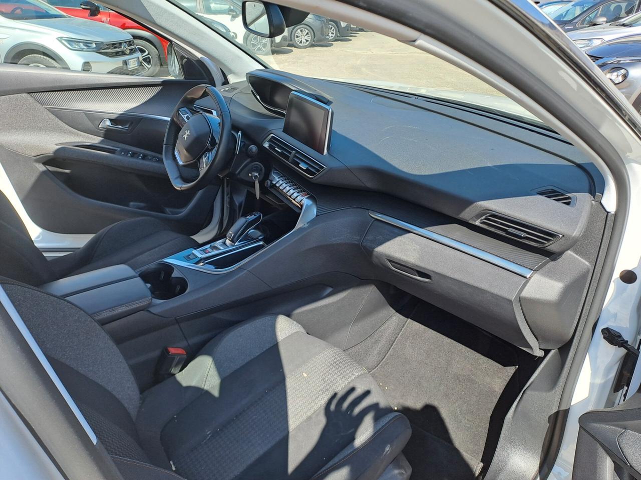 Peugeot 3008 BlueHDi 130 S&S EAT8 Business